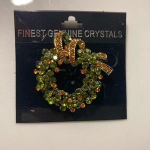Green Christmas wreath brooch